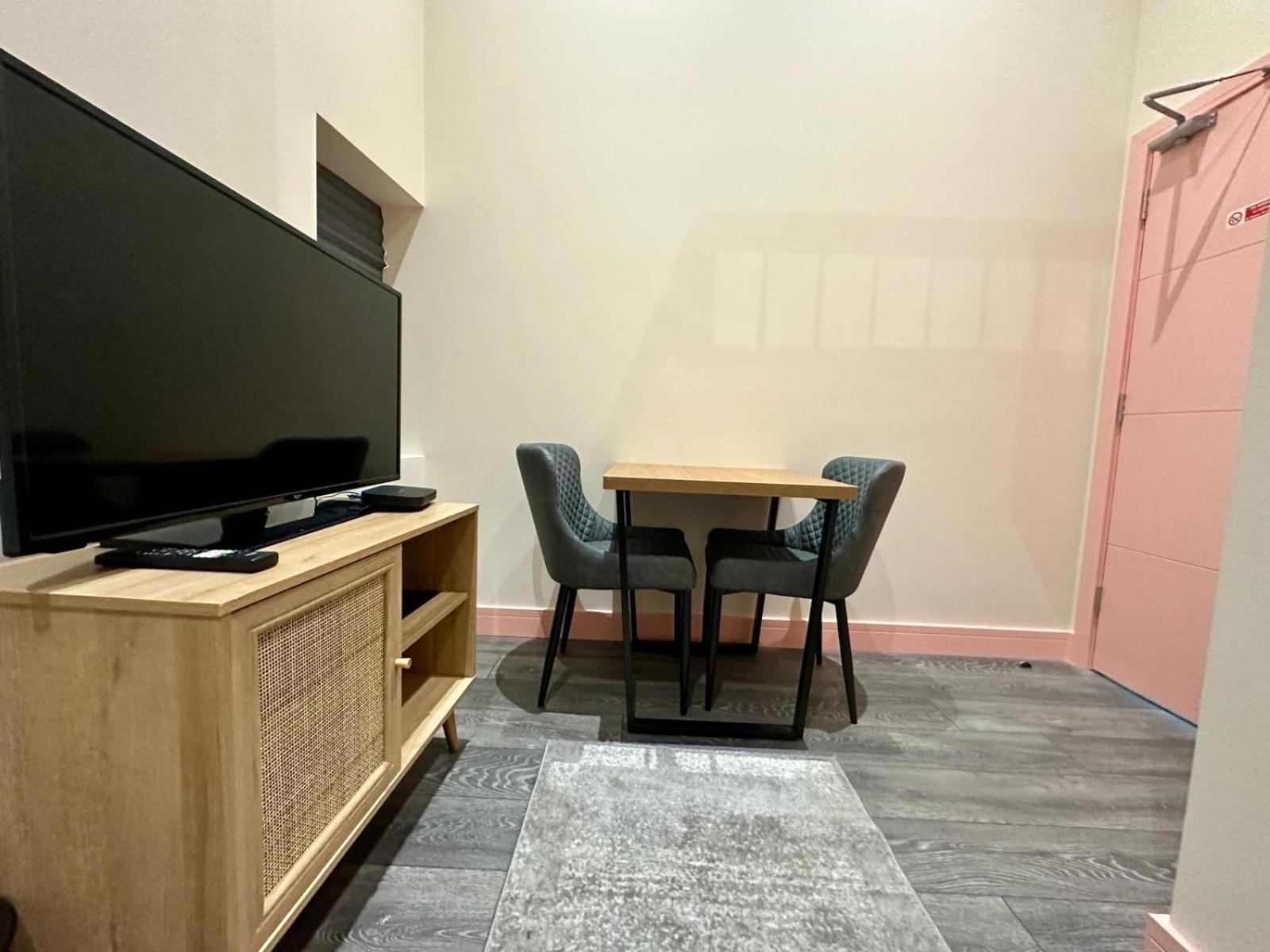 Cozy En-Suite Loft In Trendy Local Лондон Екстер'єр фото