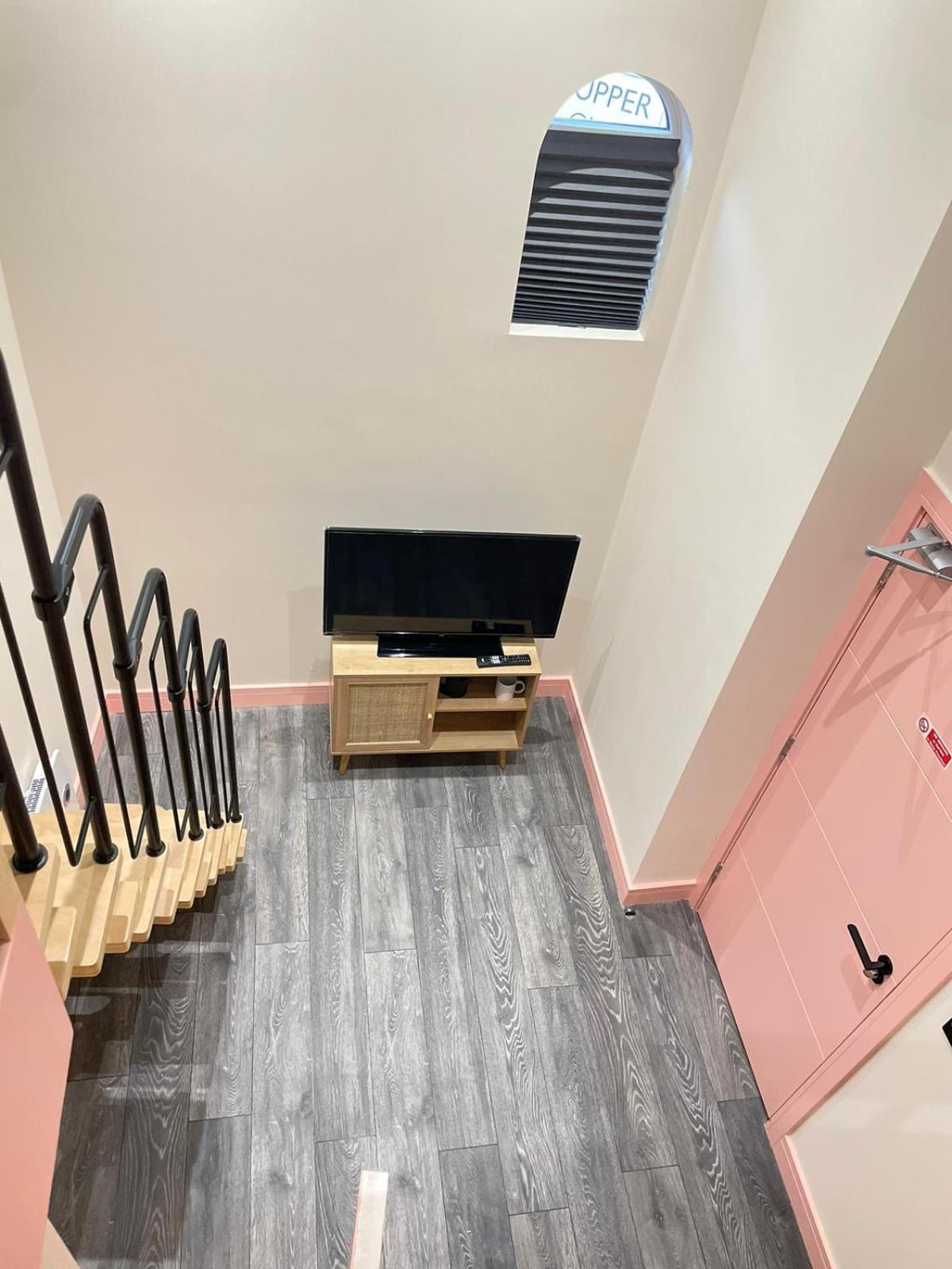 Cozy En-Suite Loft In Trendy Local Лондон Екстер'єр фото